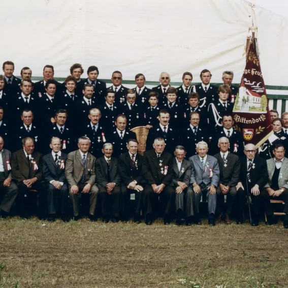 B23_S85_Gruppenfoto 1980.jpeg