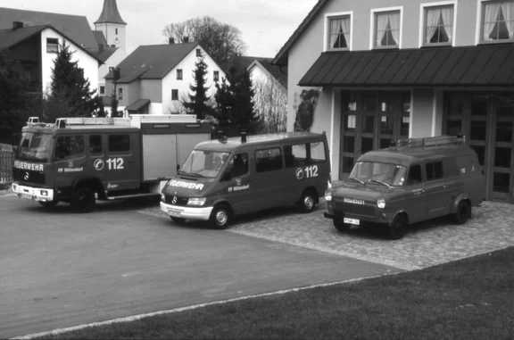 B43_S105_3Löschfahrzeuge1.jpg