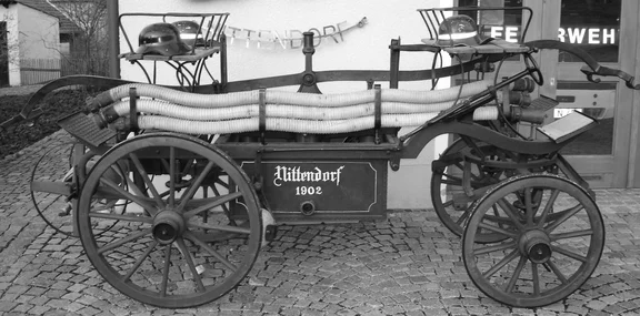 B27_S55_alte Spritze1902.jpg